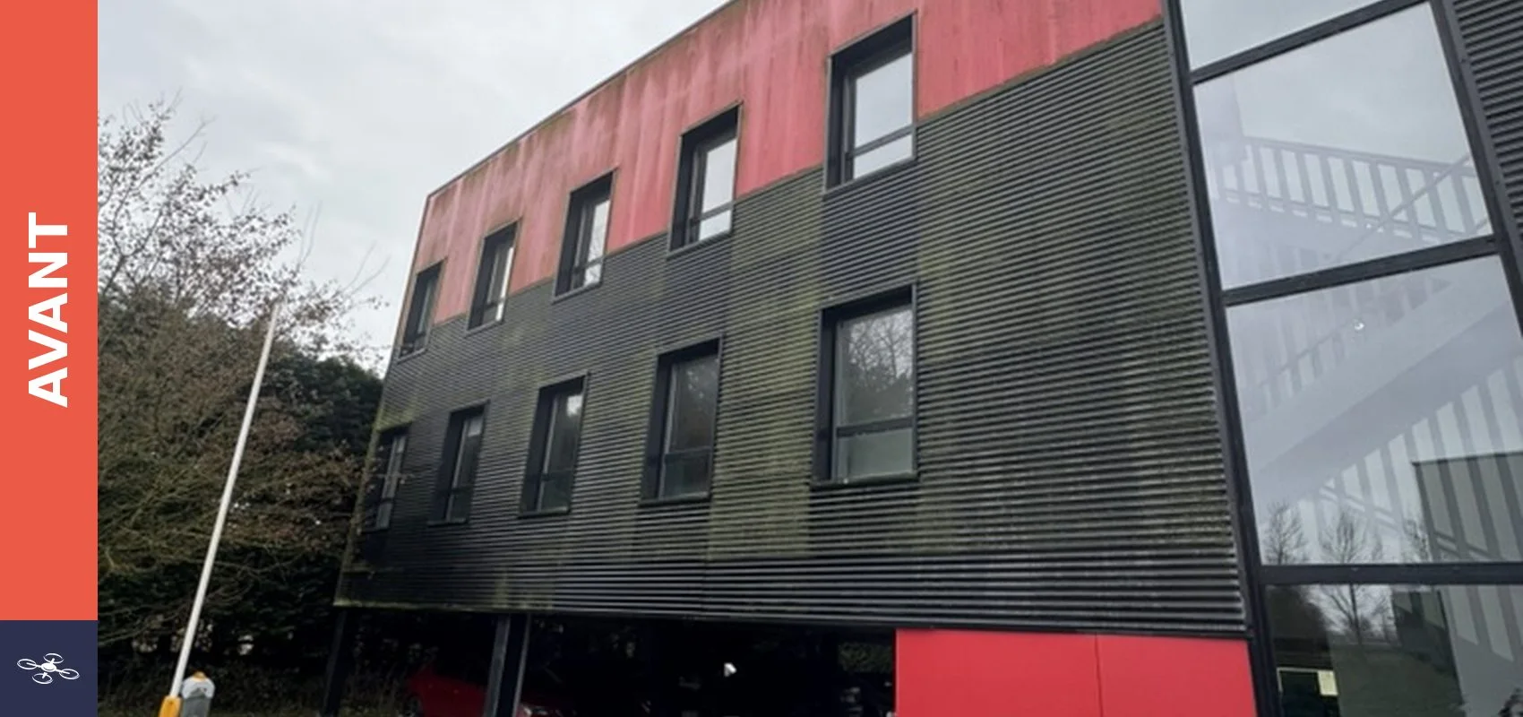 Nettoyage façade avant intervention à Mont-Saint-Aignan Façade avant nettoyage à Mont-Saint-Aignan par Volantis Drones